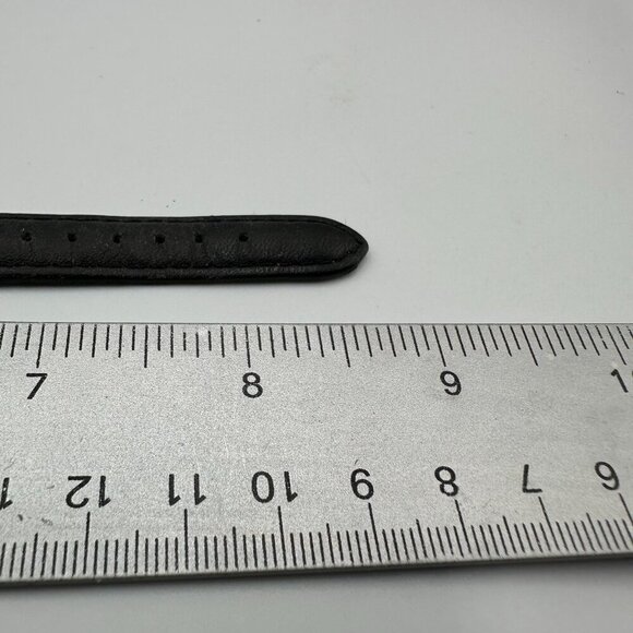 3/$30 Vintage Mickey Mouse Watch Women Gold Tone Roman Numeral Bezel - Picture 14 of 15